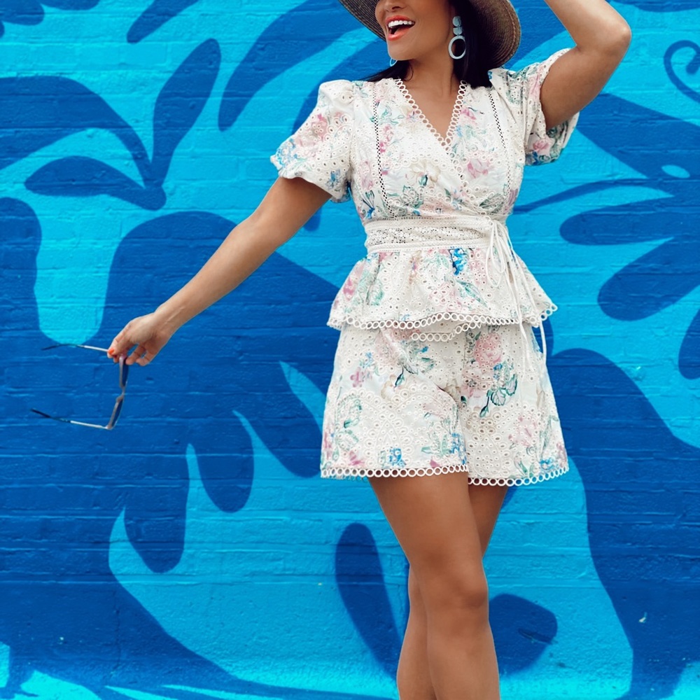 Two piece lace shorts set